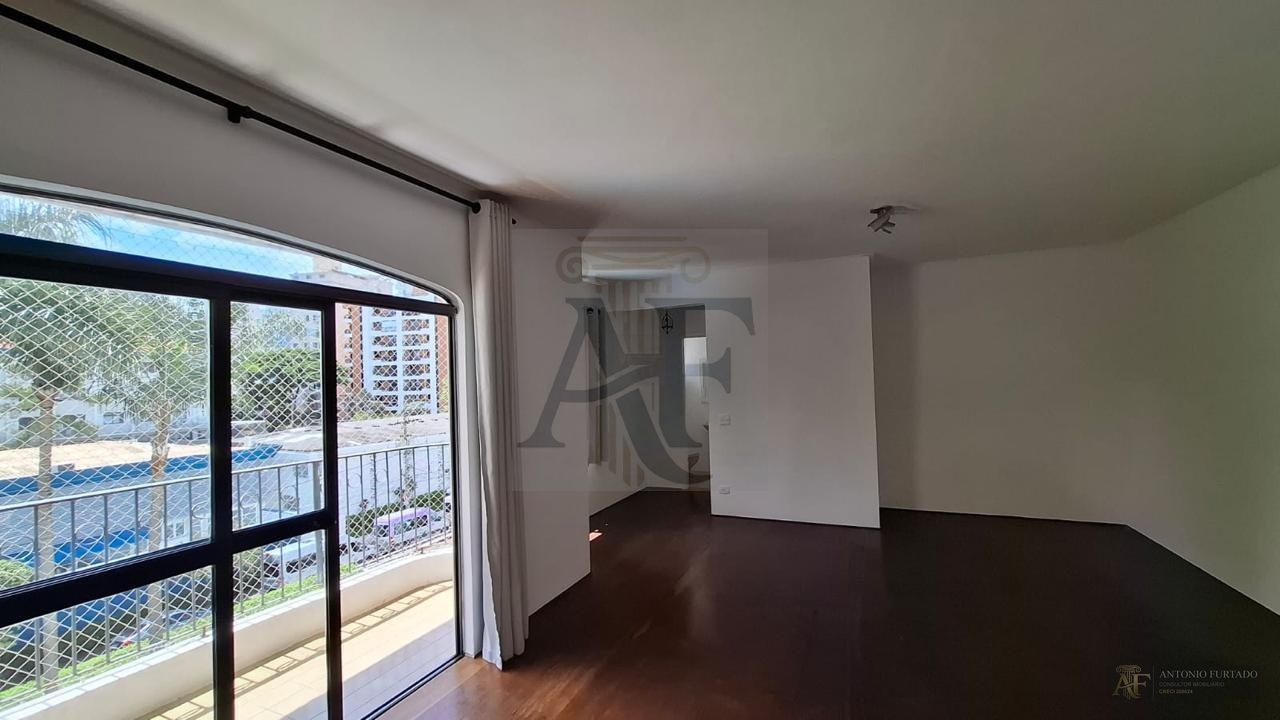Apartamento em Real Parque