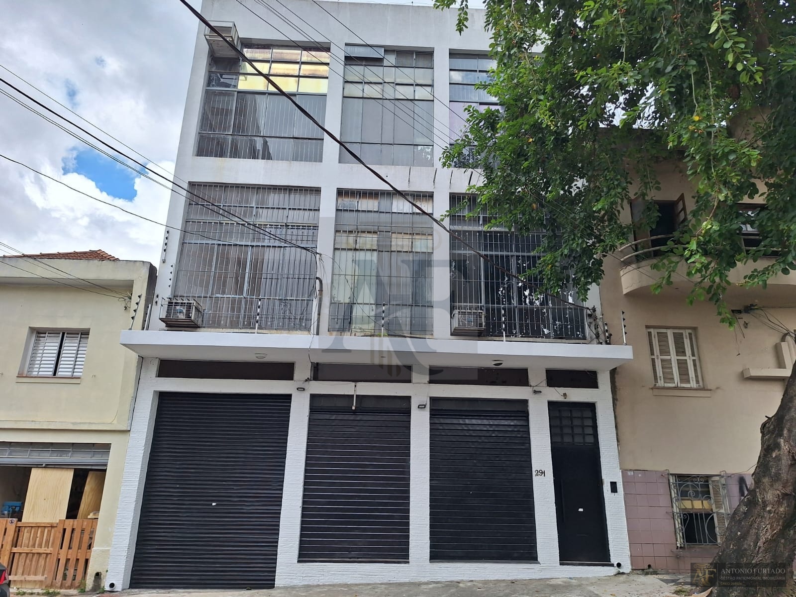 Comercial em Cambuci