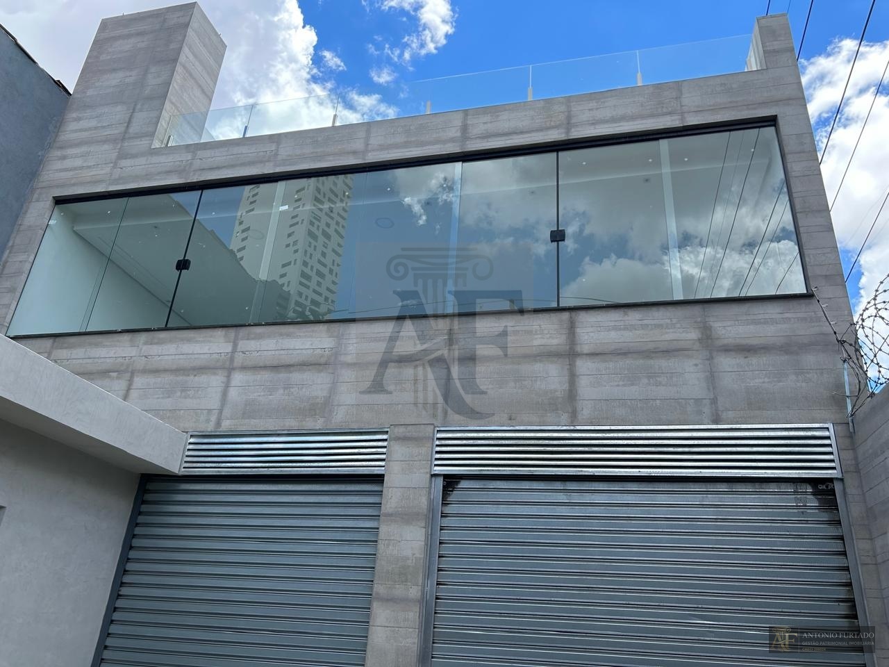 Comercial em Quarta Parada