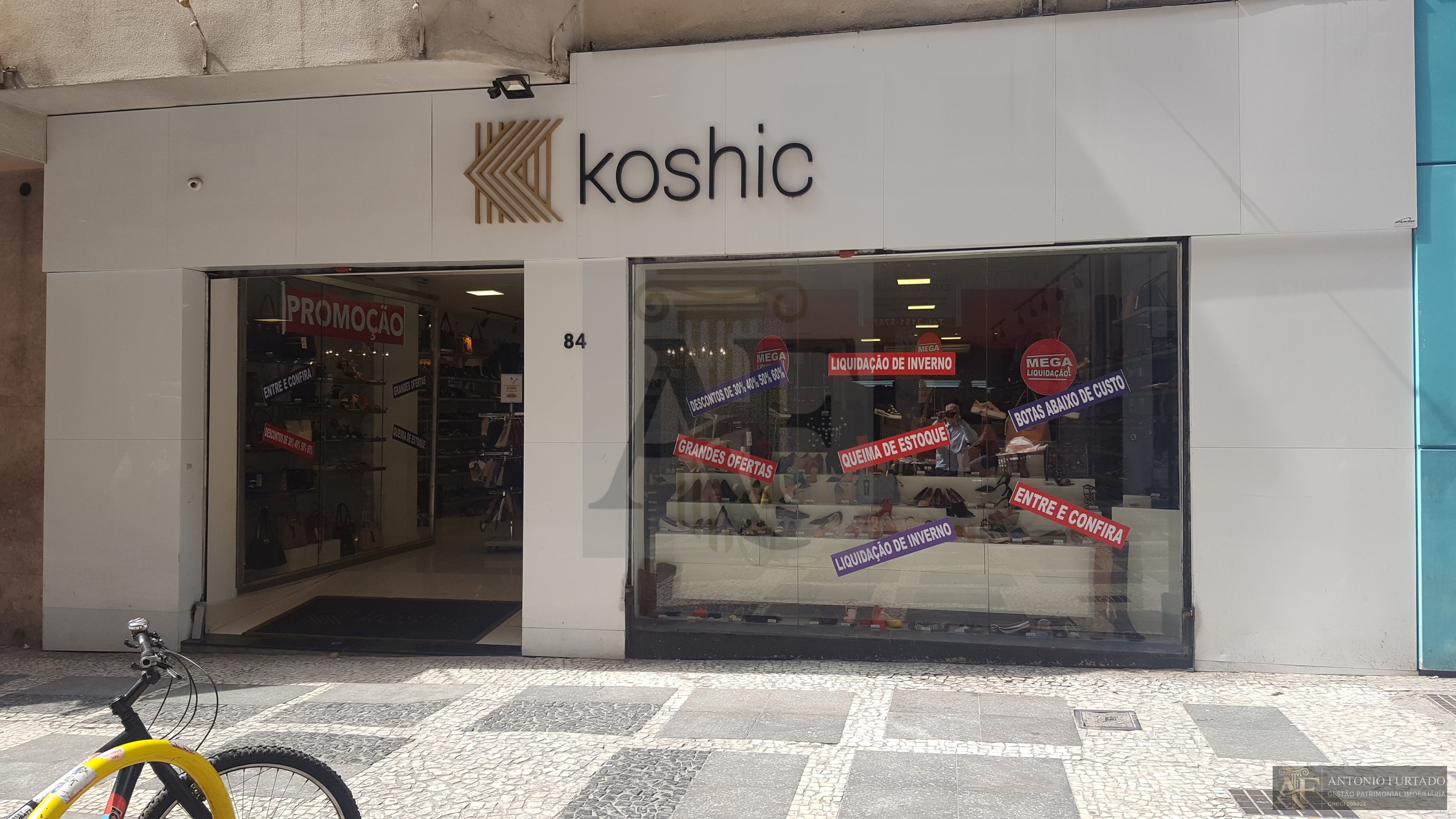 Comercial em República